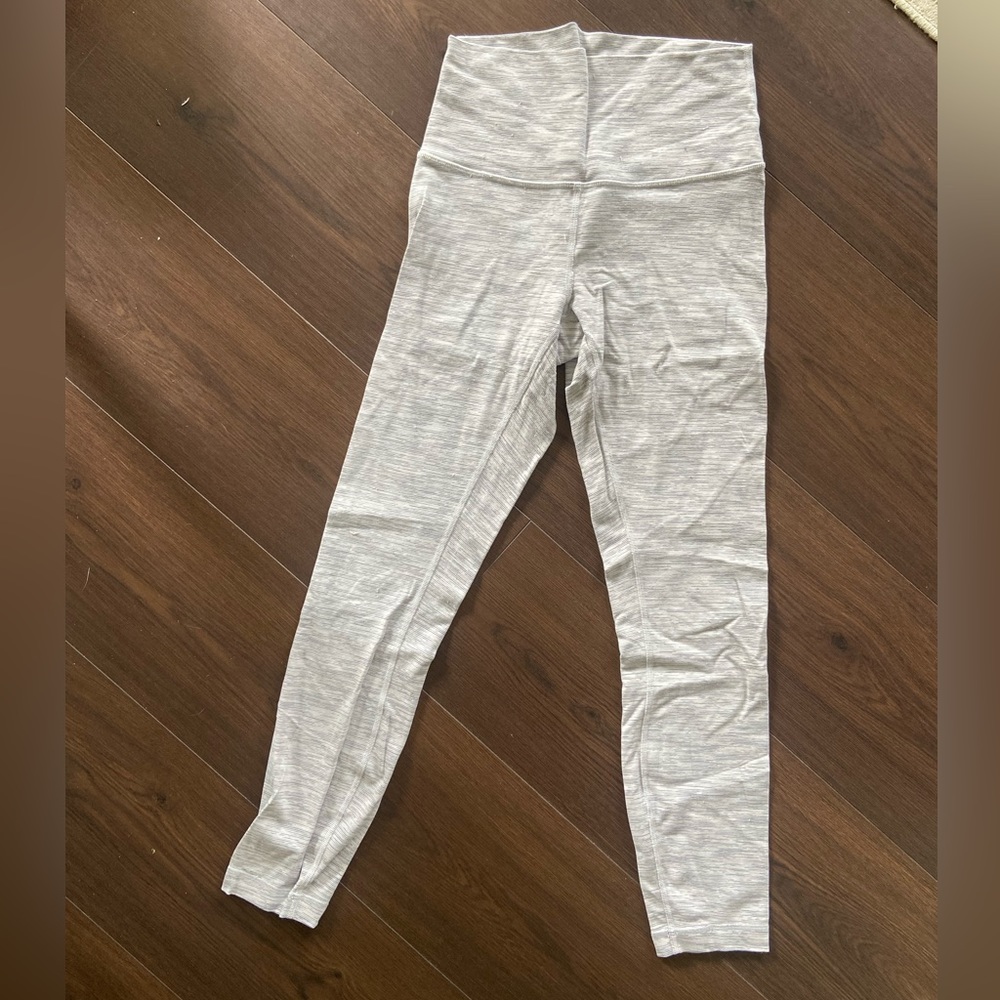 Size 6 Lululemon Wunder Under Leggings